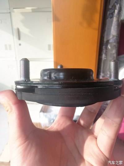 关于【精】换下摆臂和避震顶胶用经验告诫车友们不要再花冤枉钱的信息 关于【精】换下摆臂和避震顶胶用经验告诫车友们不要再花冤枉钱的信息