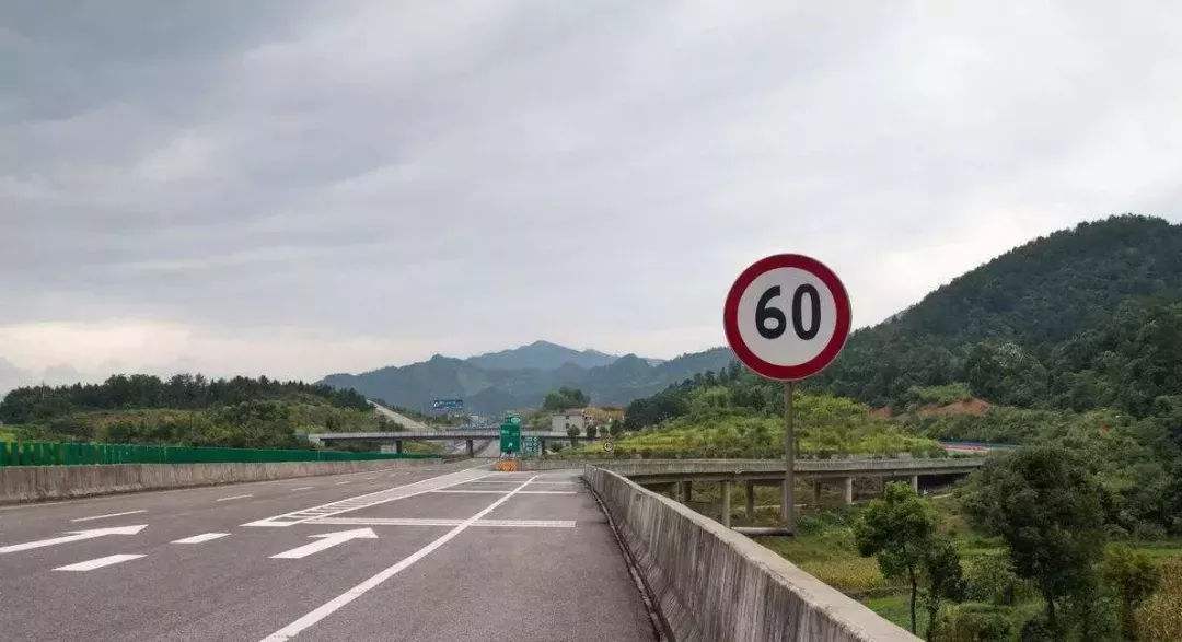 “超速”了,竟然不处罚?_东兴区的简单介绍 “超速”了,竟然不处罚?_东兴区的简单介绍