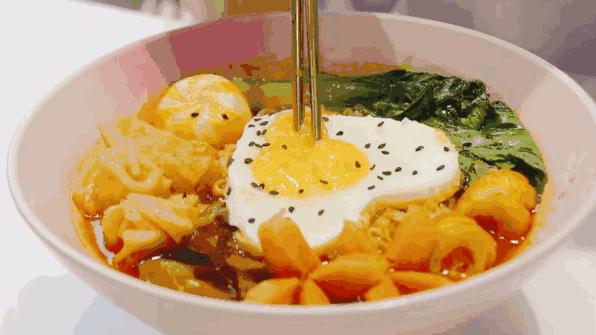 火遍抖音、快手的泡面小食堂终于来青州了，150寸泡面墙，100多款选择...超级优惠，只有这一次！的简单介绍