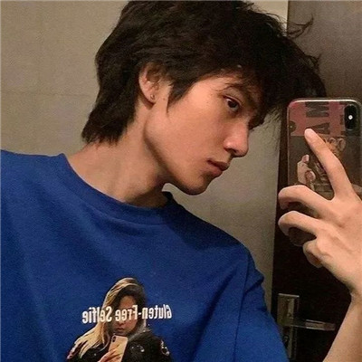 qq低价名片赞网址梓豪（名片赞全网最低价网站阿豪）